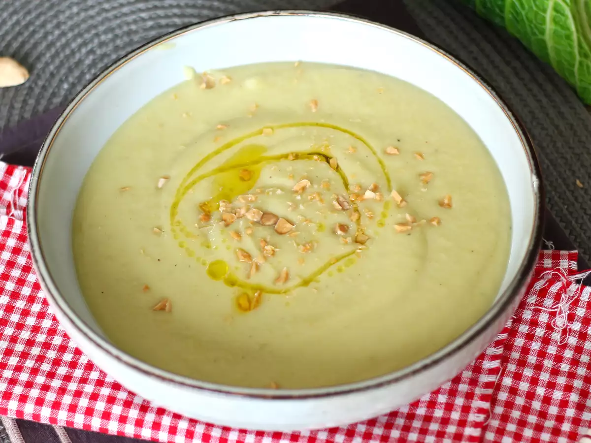 Krim kangkung dan sup kentang dalam panci cepat - foto 4