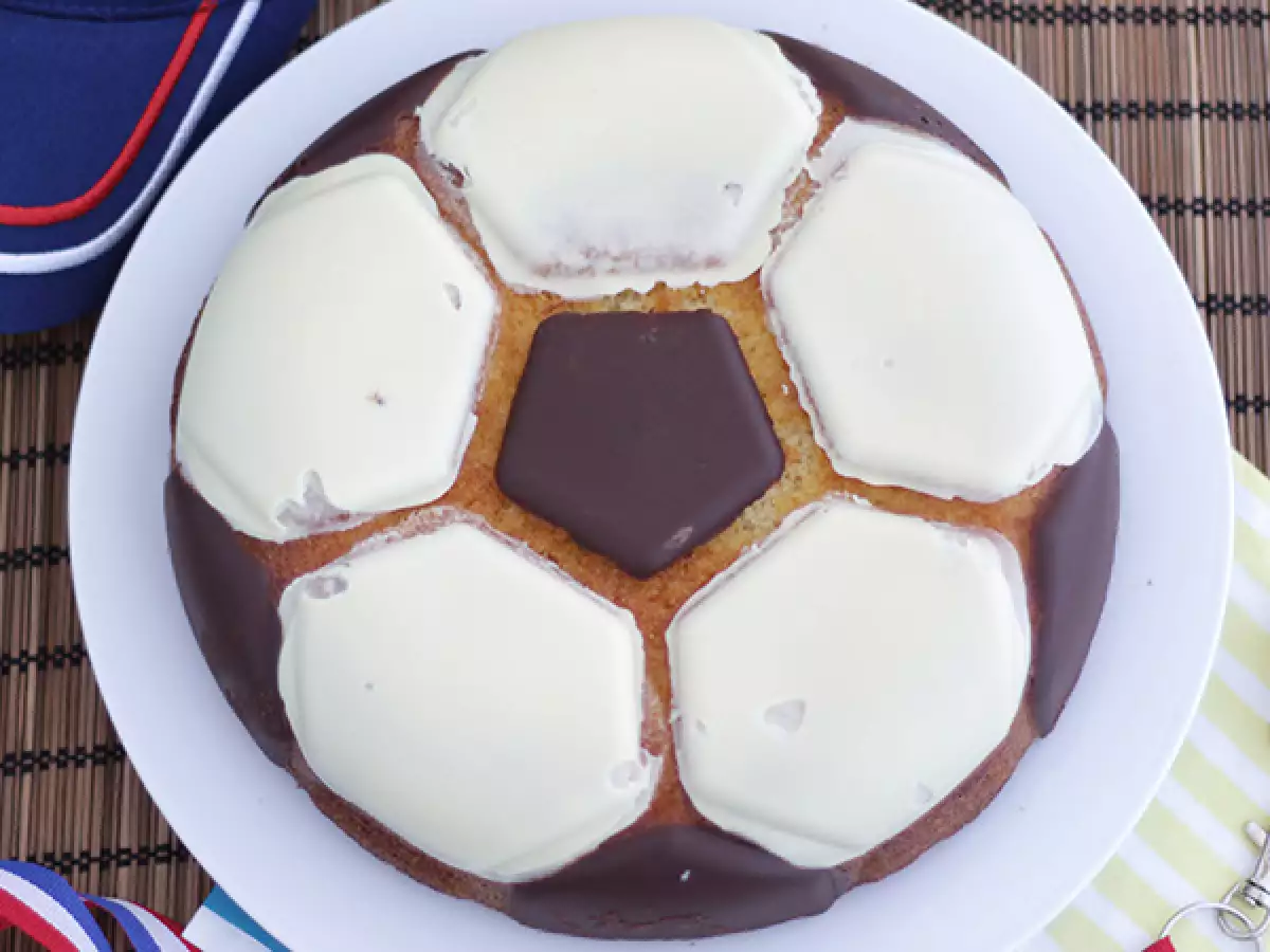 Kue Berbentuk Bola Sepak - foto 2