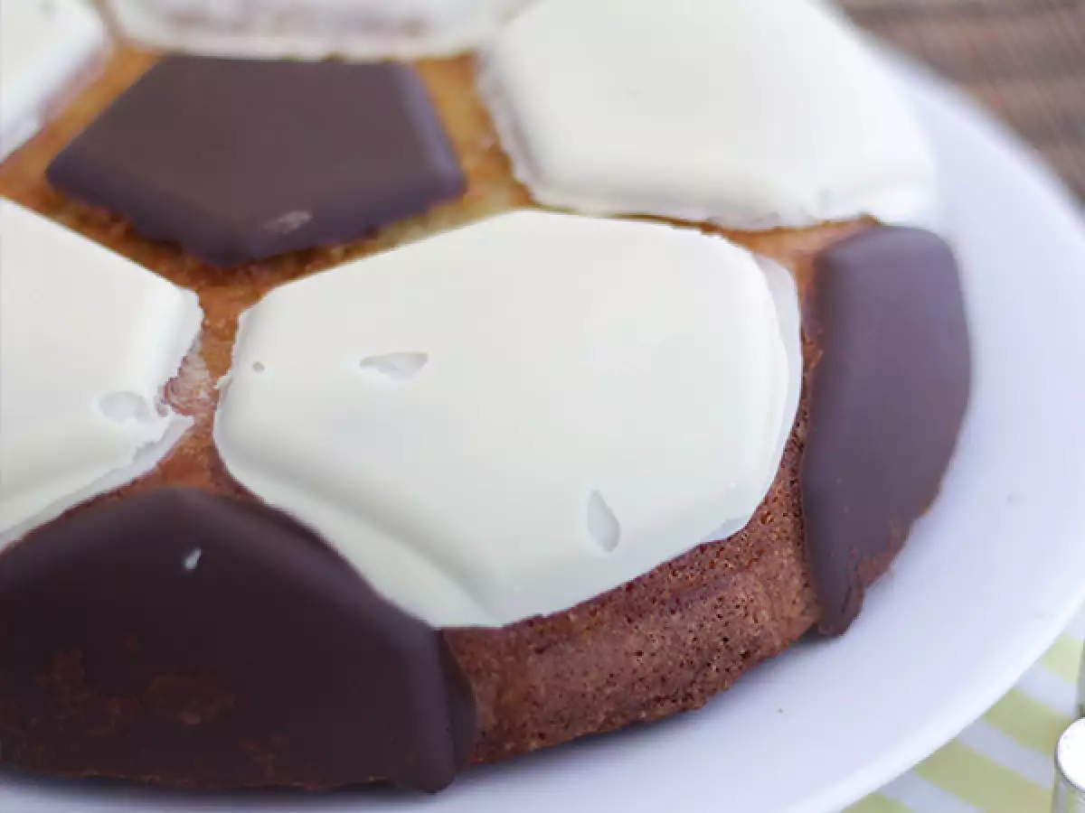 Kue Berbentuk Bola Sepak - foto 3