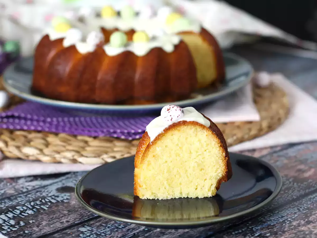 Kue Bundt Paskah dengan lemon dan cokelat putih - foto 3