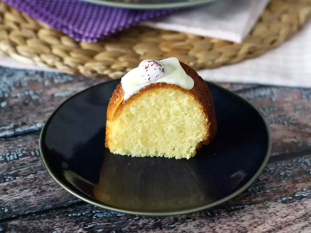 Kue Bundt Paskah dengan lemon dan cokelat putih - foto 7