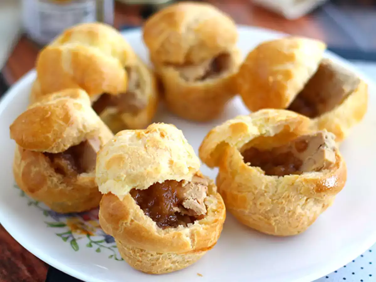 Kue choux dengan foie gras dan bawang bombay - foto 3