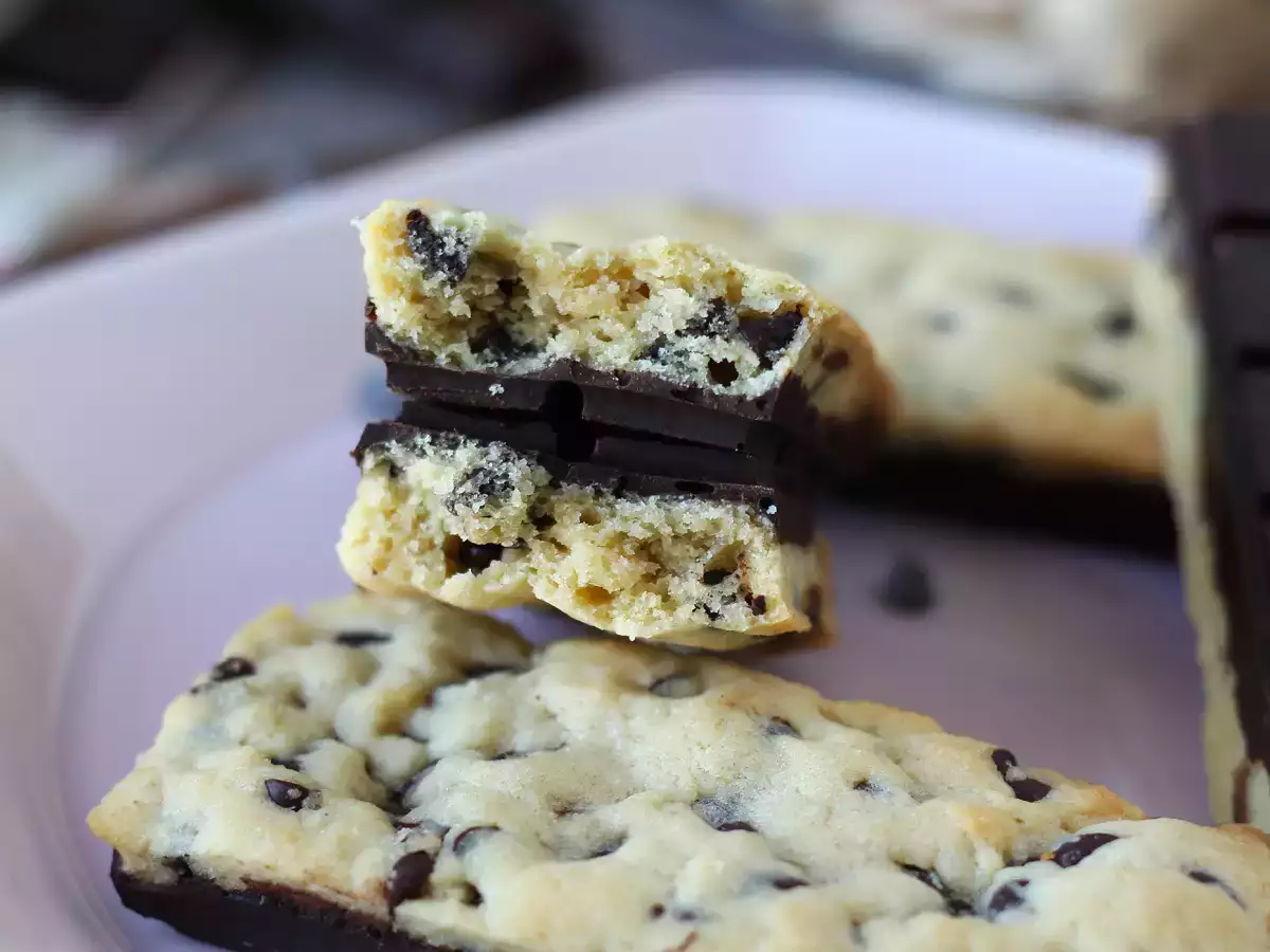 Kue cokelat berbentuk tablet, lembut sekaligus renyah - foto 8