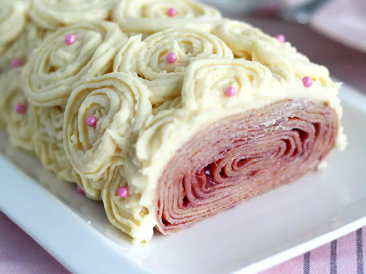 Kue Crepe Gulung Raspberry Cokelat Putih - foto 3
