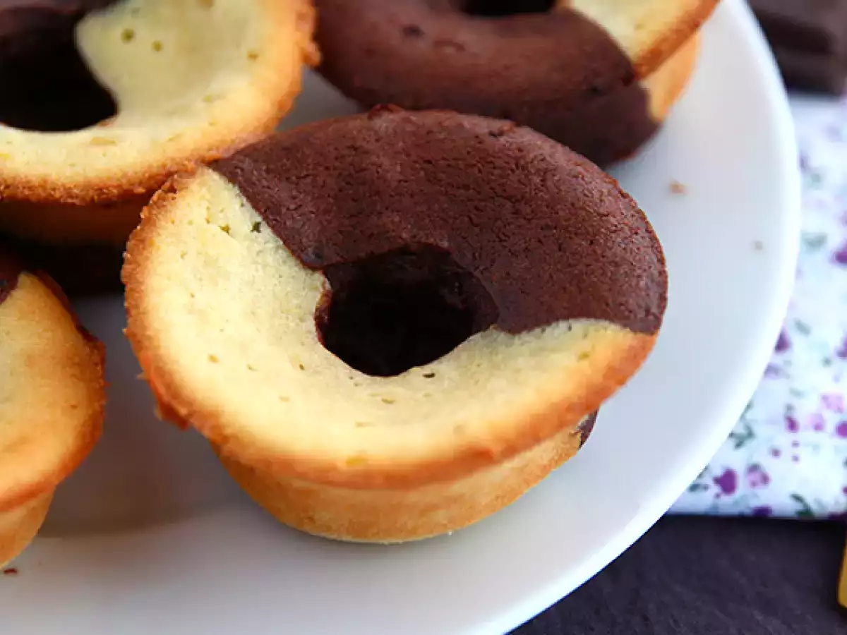 Kue dua rasa cokelat/vanila dengan bagian tengah cokelat - foto 2