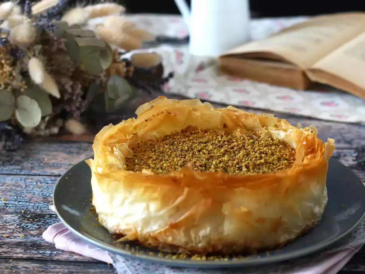 Kue keju bergaya baklava dengan pistachio, renyah dan meleleh - foto 5