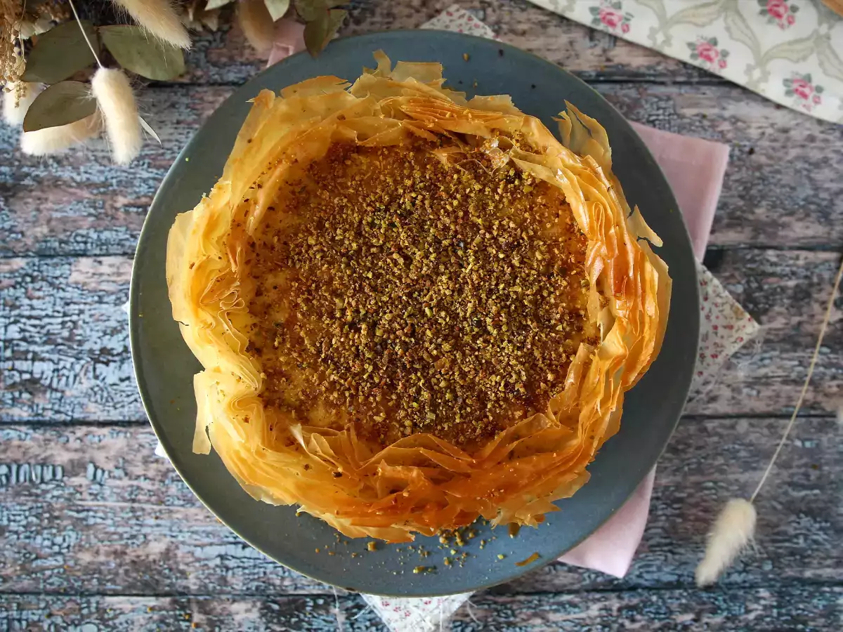 Kue keju bergaya baklava dengan pistachio, renyah dan meleleh - foto 6