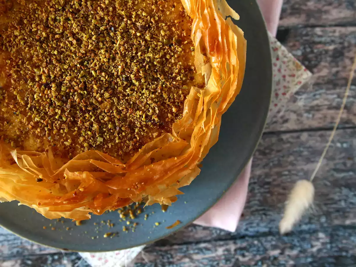 Kue keju bergaya baklava dengan pistachio, renyah dan meleleh - foto 7