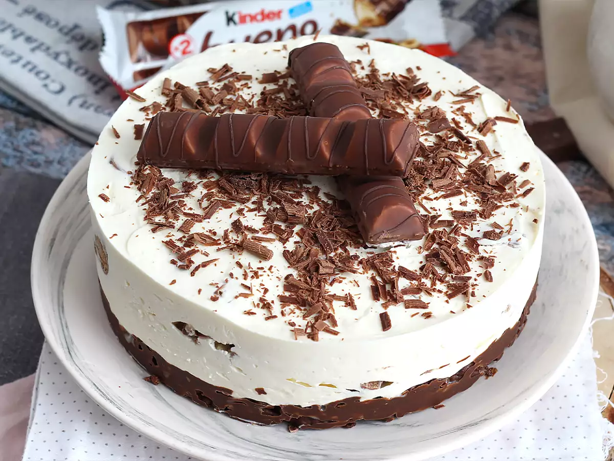 Kue keju Kinder Bueno tanpa panggang yang luar biasa - foto 4