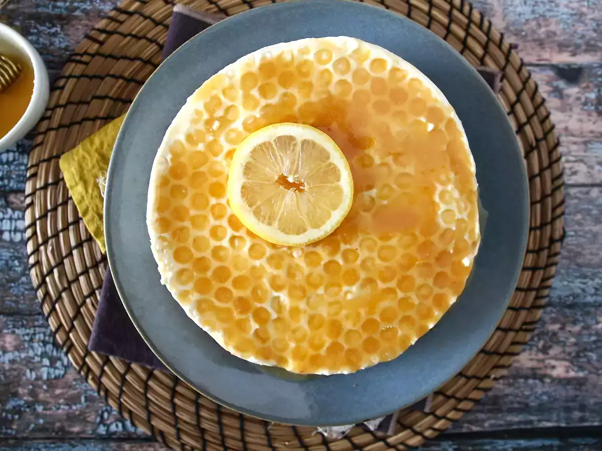 Kue keju lemon dan madu tanpa panggang (tutorial menghias kue) - foto 3