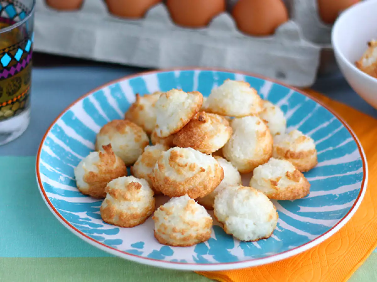 Kue Kelapa (Rochers Coco)