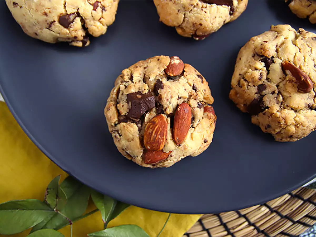 Kue Kering Cokelat, Kacang Tanah, dan Almond - foto 3