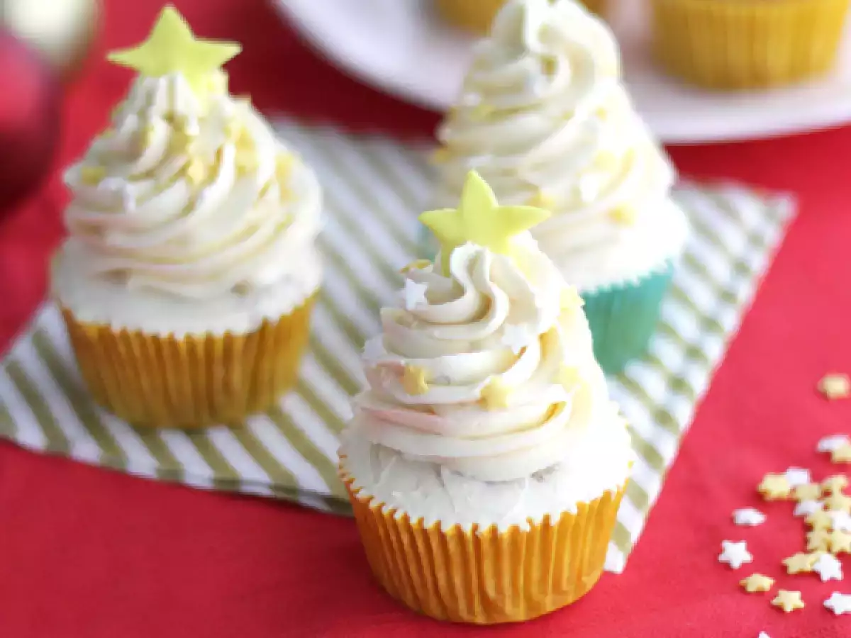 Kue mangkuk yang dihias untuk Natal - foto 4