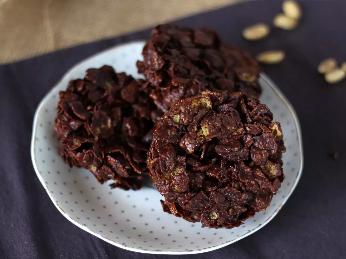 Kue Mawar Pasir Cokelat Kacang yang Ekstra Renyah - foto 2
