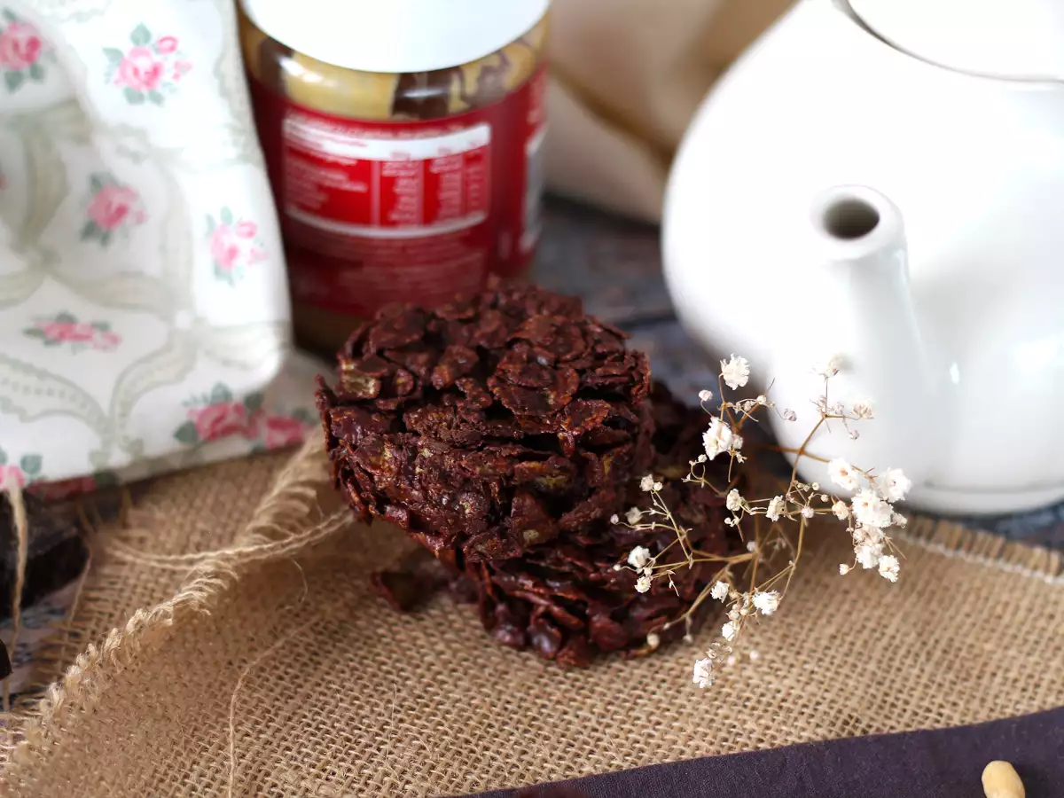Kue Mawar Pasir Cokelat Kacang yang Ekstra Renyah - foto 3