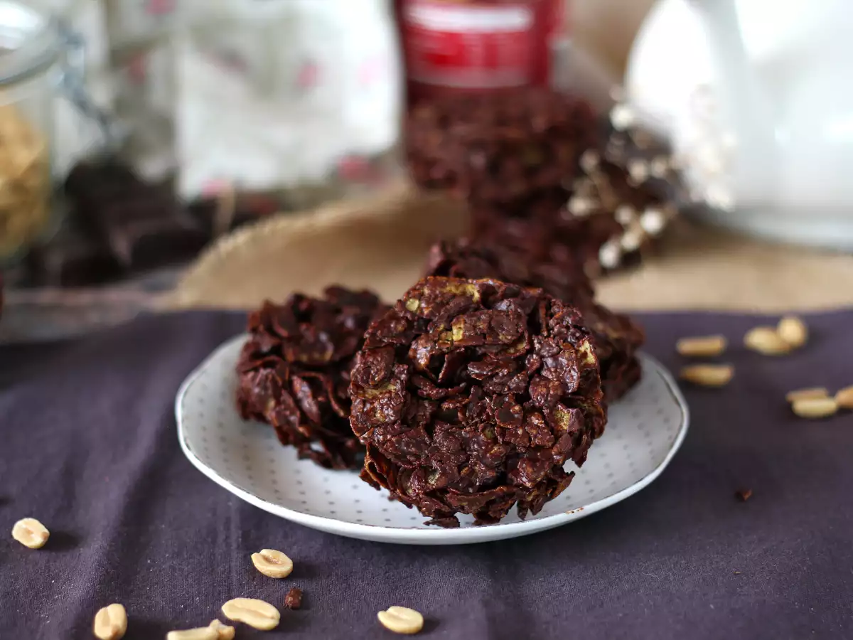 Kue Mawar Pasir Cokelat Kacang yang Ekstra Renyah - foto 5