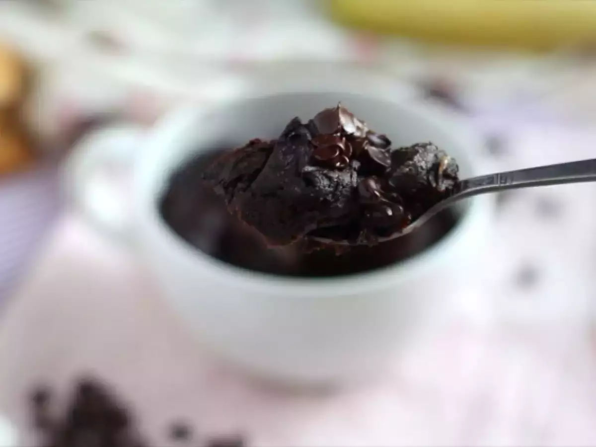 Kue mug cokelat dan selai kacang dalam microwave dalam 1 menit. - foto 3