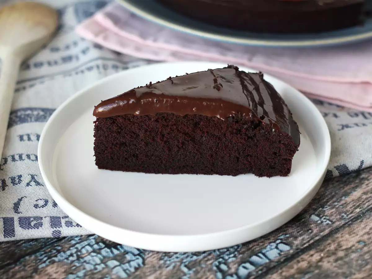 Kue Nega Maluca yang Lembut dengan Topping Brigadeiro - foto 2
