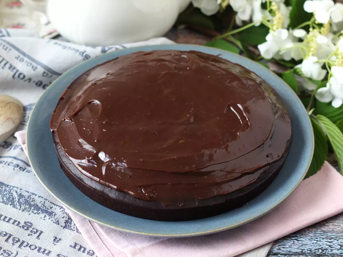 Kue Nega Maluca yang Lembut dengan Topping Brigadeiro - foto 3