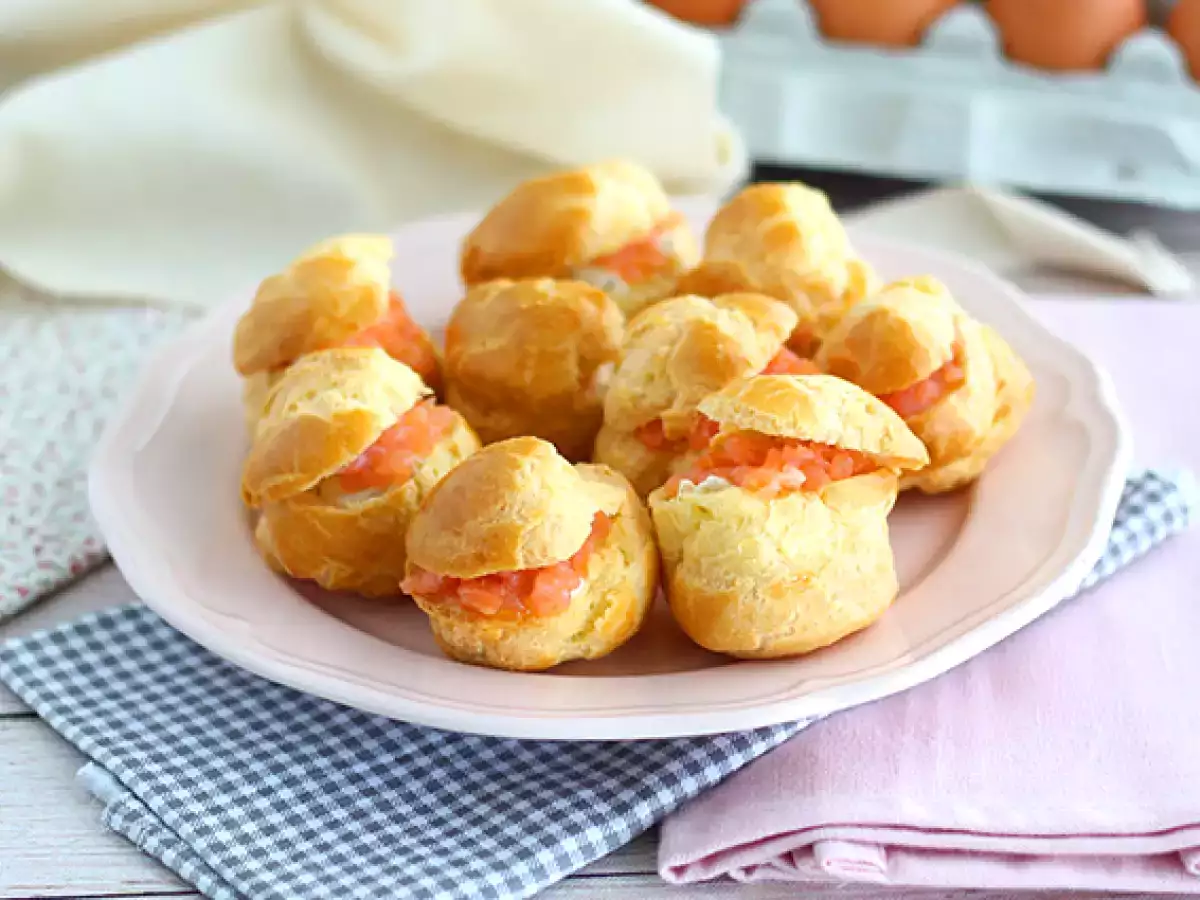 Kue Sus Mini Isi Salmon Asap - foto 3