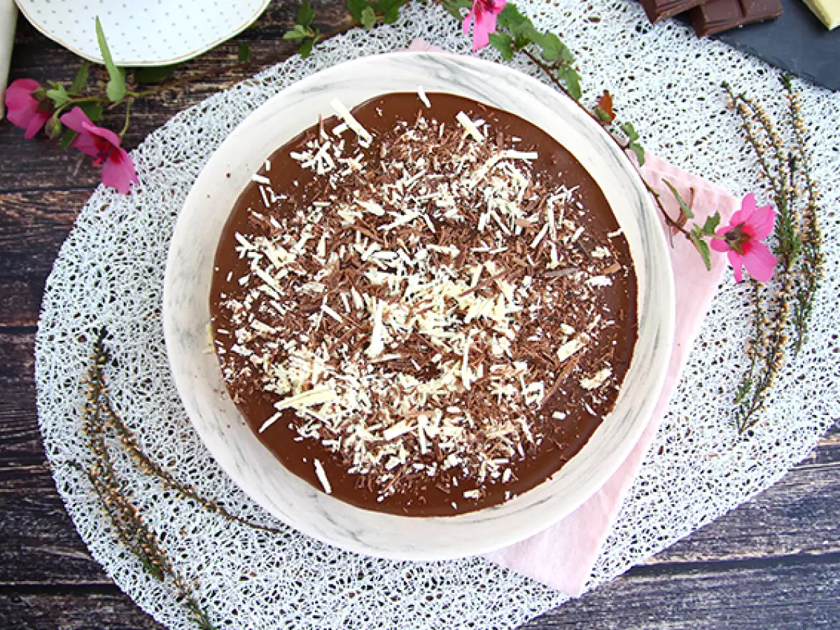 Kue Tiga Cokelat yang Lembut dan Lumer di Mulut - foto 4