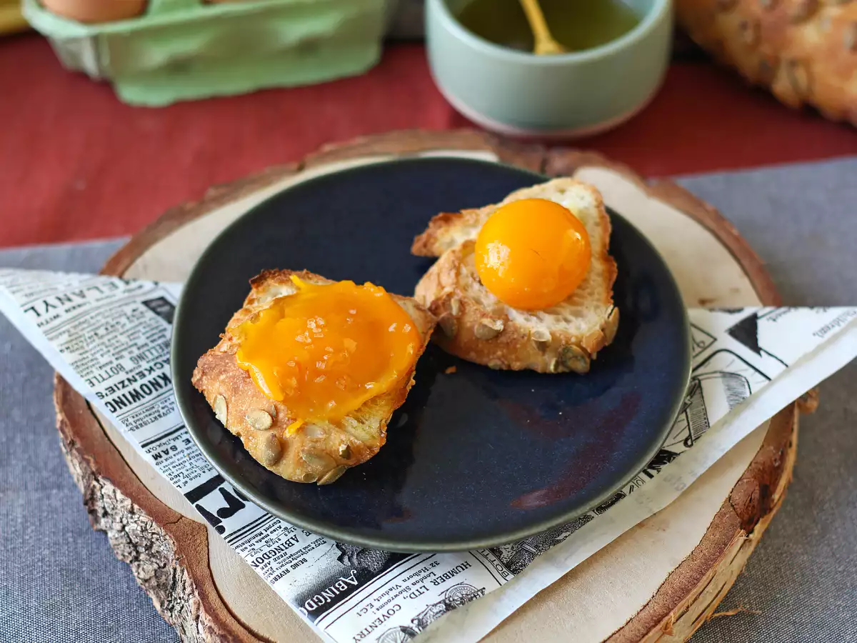 Kuning Telur Confit Air Fryer untuk Olesan