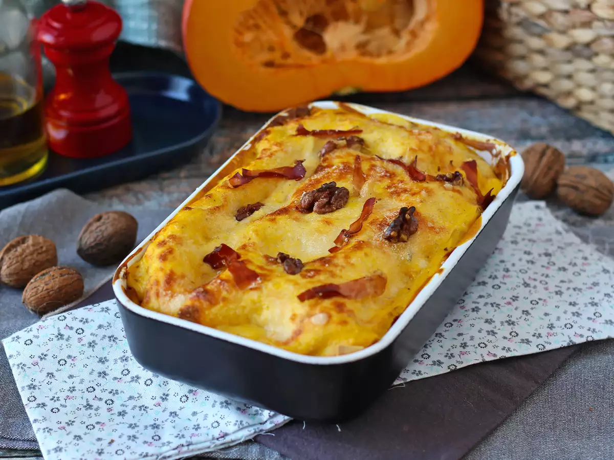 Lasagna dengan labu, speck, serta kacang kenari yang lembut dan renyah - foto 5