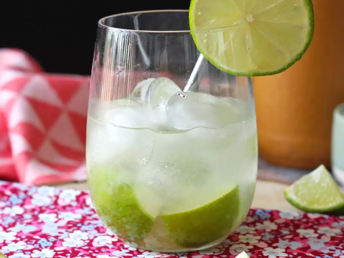 Lemon Caipirinha: minuman Brasil yang mudah dibuat tanpa pengocok koktail - foto 5