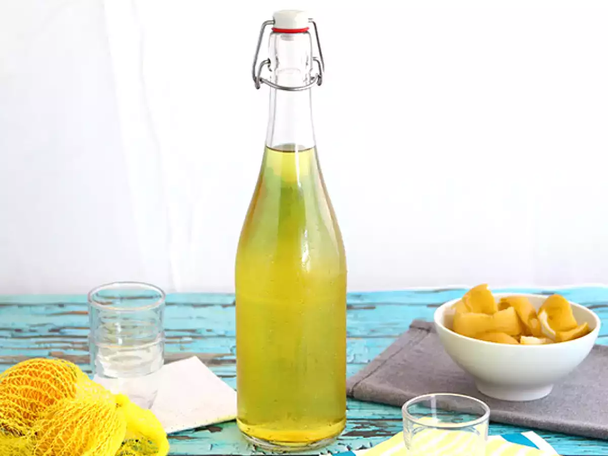 Limoncello buatan sendiri yang mudah