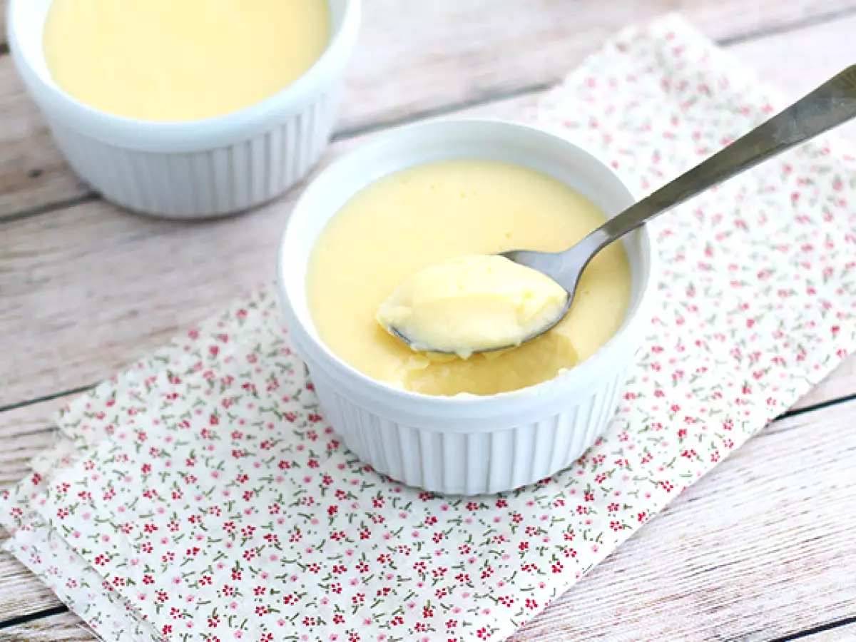 Makanan penutup krim vanila yang cepat dan mudah - foto 2