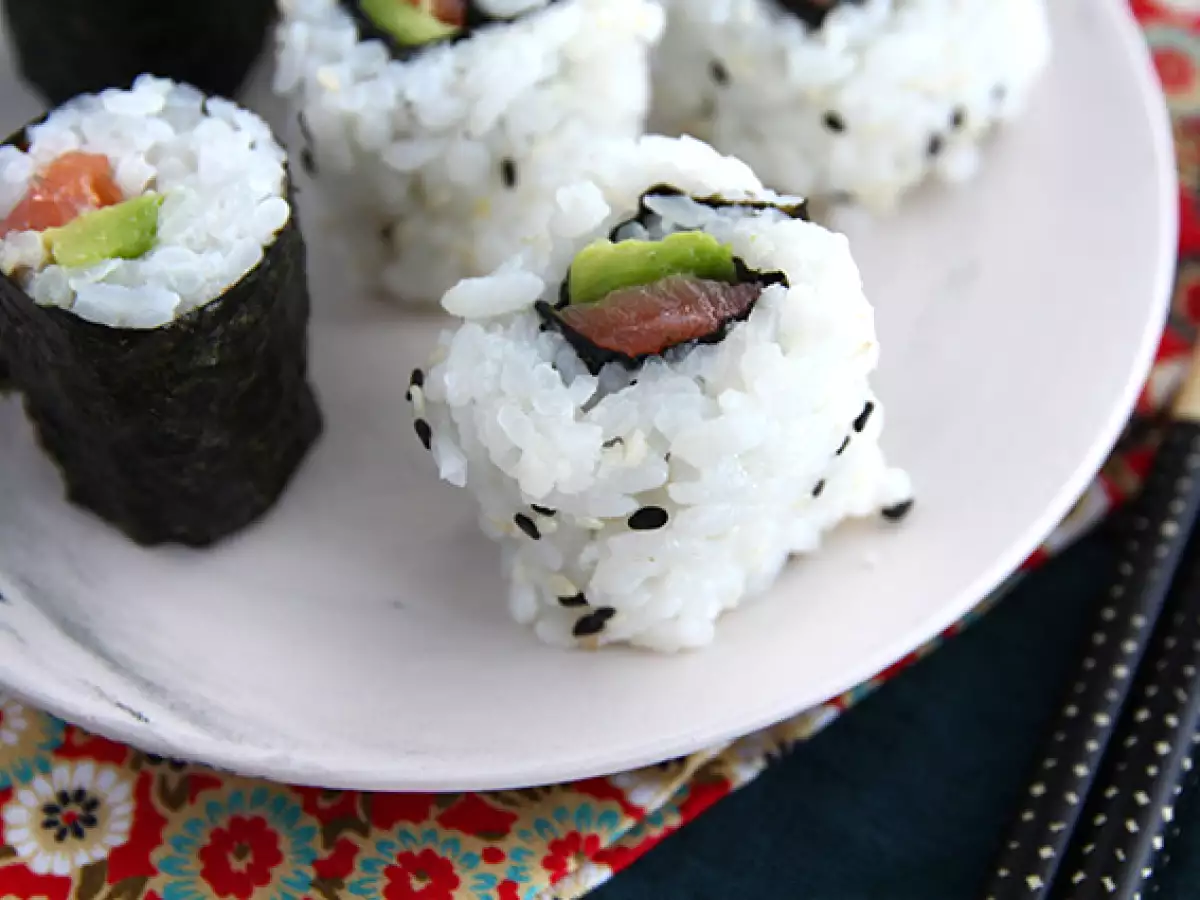 Makis dengan salmon asap dan alpukat - foto 5