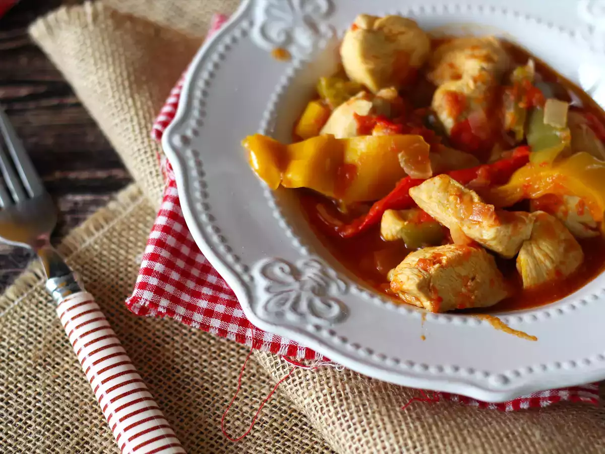 Mengekspresikan ayam Basquaise di Cookeo - foto 3