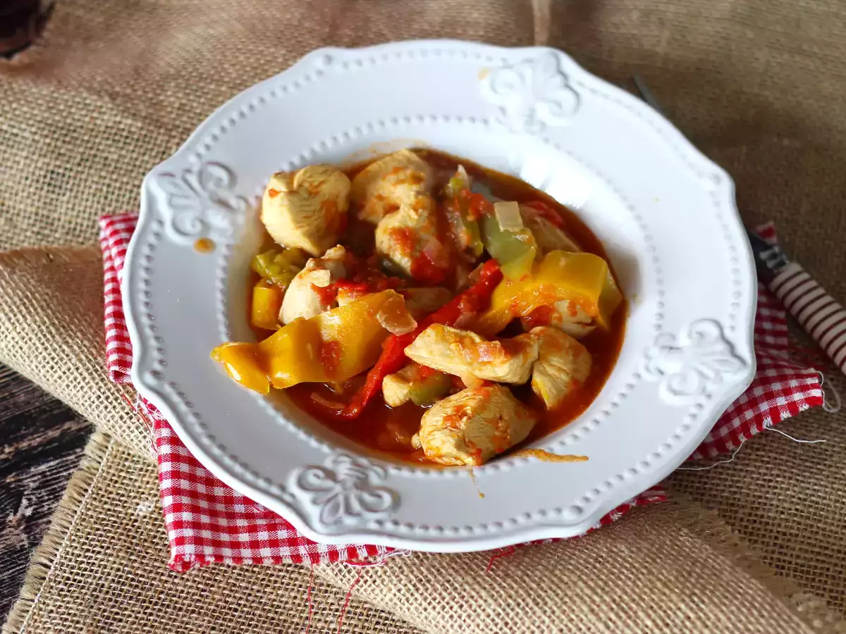 Mengekspresikan ayam Basquaise di Cookeo - foto 4