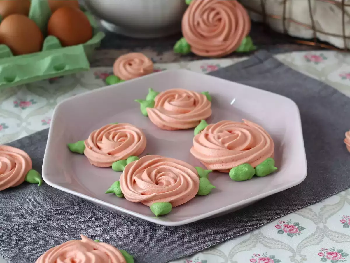 Meringue berbentuk mawar yang imut!