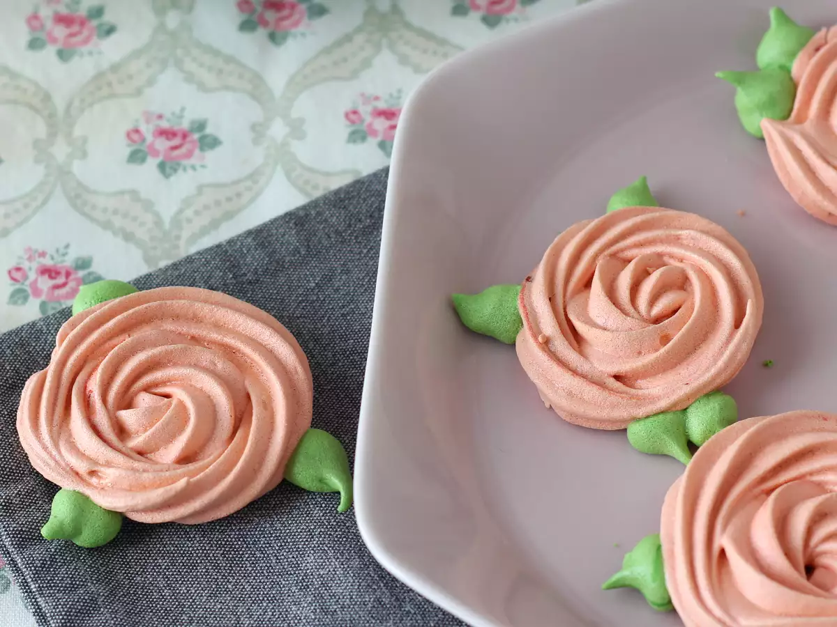 Meringue berbentuk mawar yang imut! - foto 6
