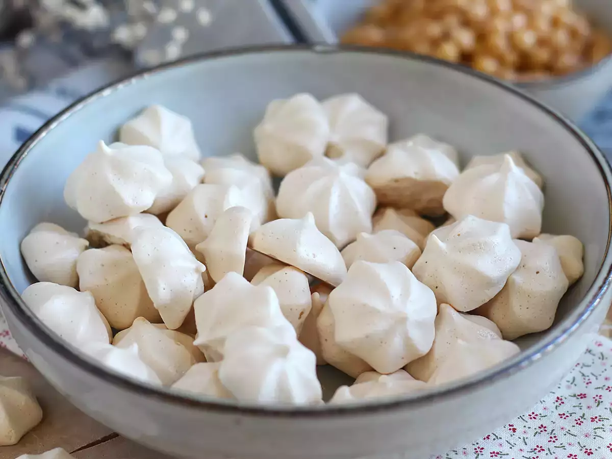 Meringue vegan dari aquafaba - foto 3