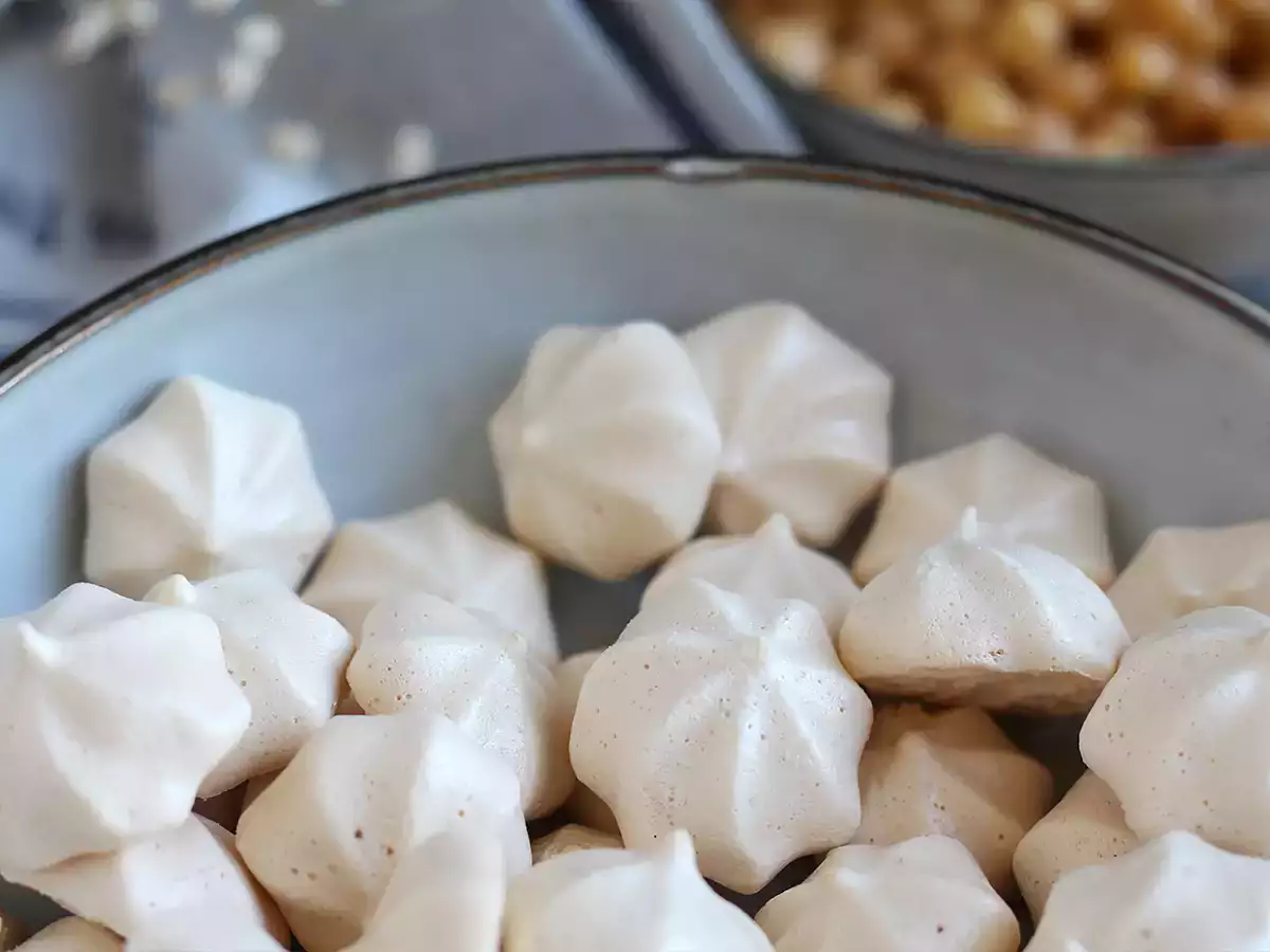 Meringue vegan dari aquafaba - foto 5