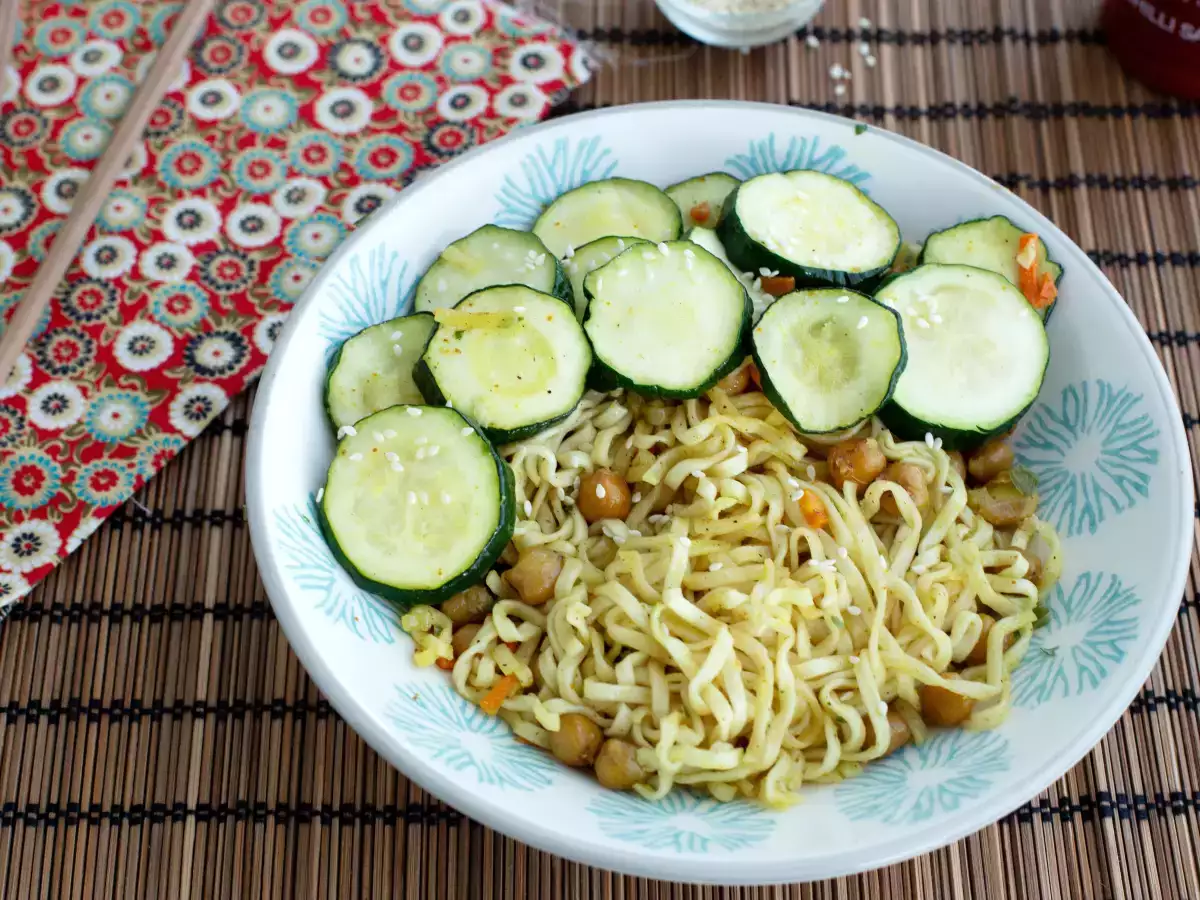 Mi Tumis dengan Kacang Arab Panggang dan Zukini - foto 2