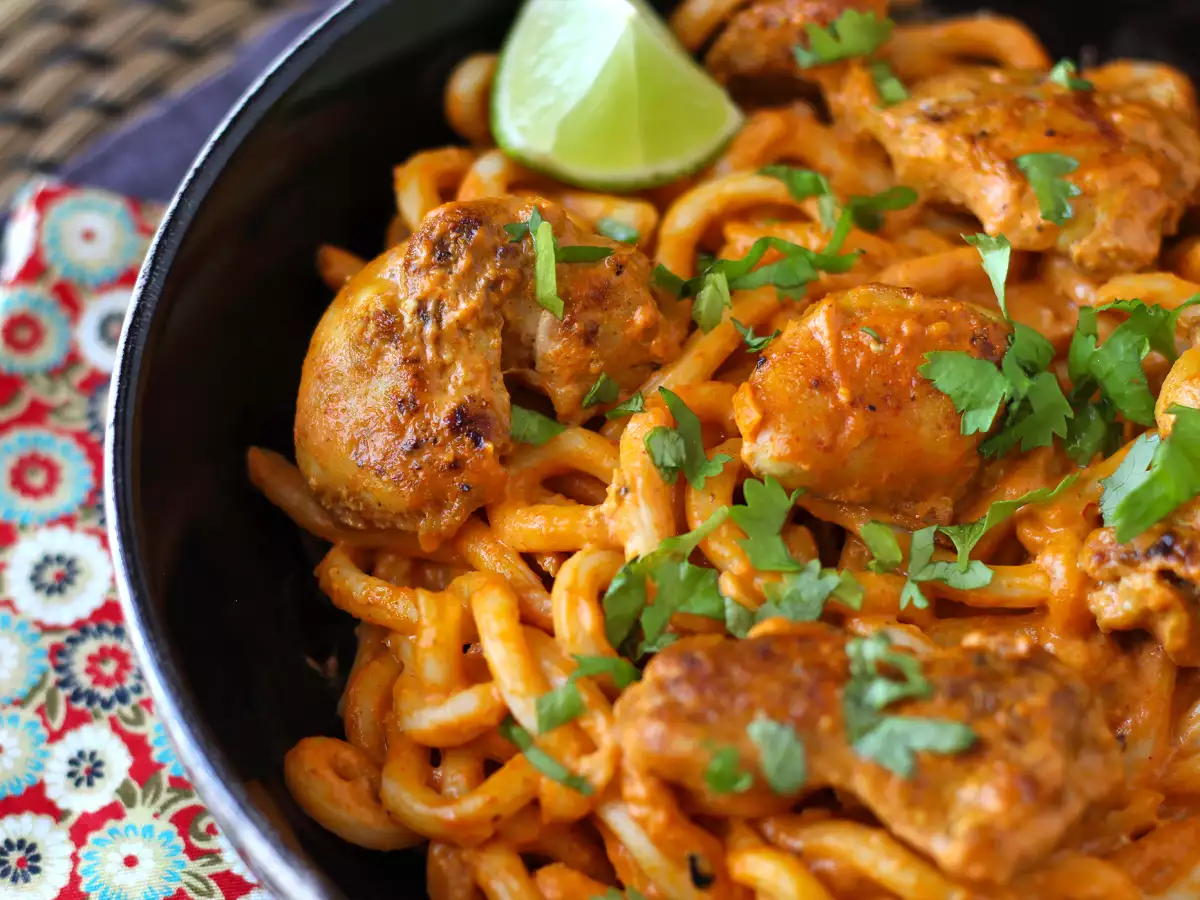 Mi Udon Ayam dengan Saus Kari Thailand yang Creamy - foto 3