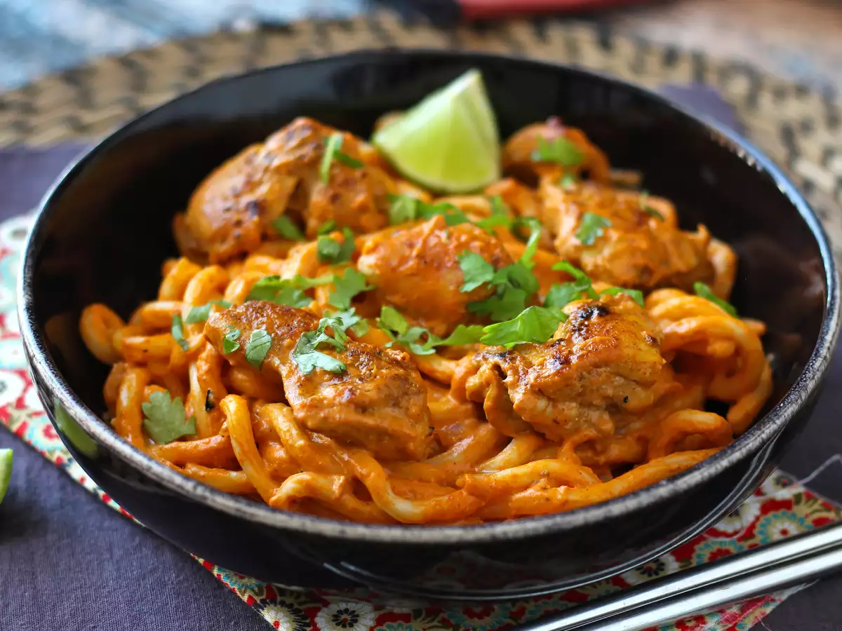 Mi Udon Ayam dengan Saus Kari Thailand yang Creamy - foto 4