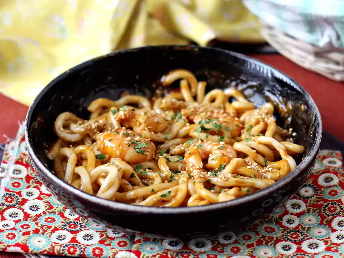 Mie udon udang dengan saus kacang pedas - foto 2