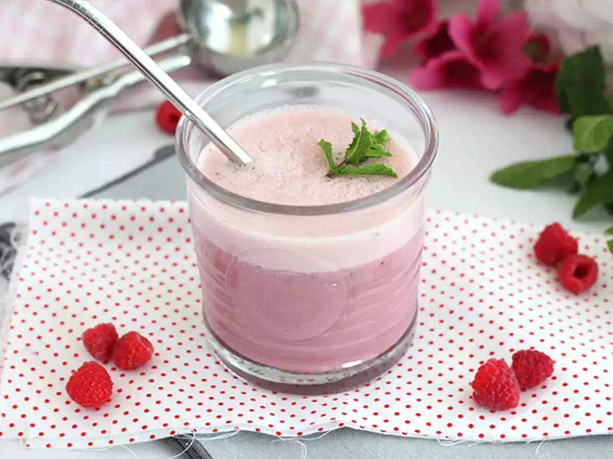 Milkshake raspberry dan mint vegan
