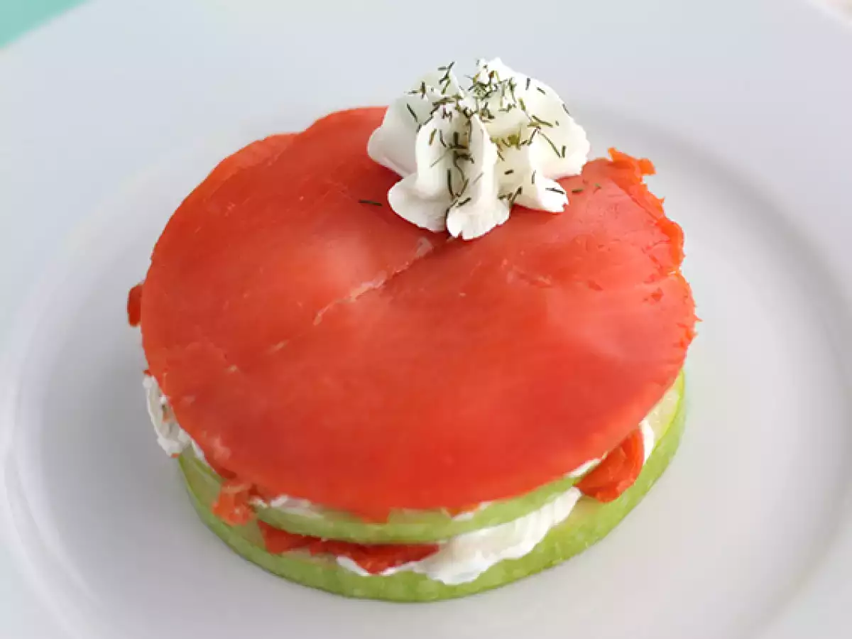 Mille-feuille salmon dengan apel hijau - foto 4