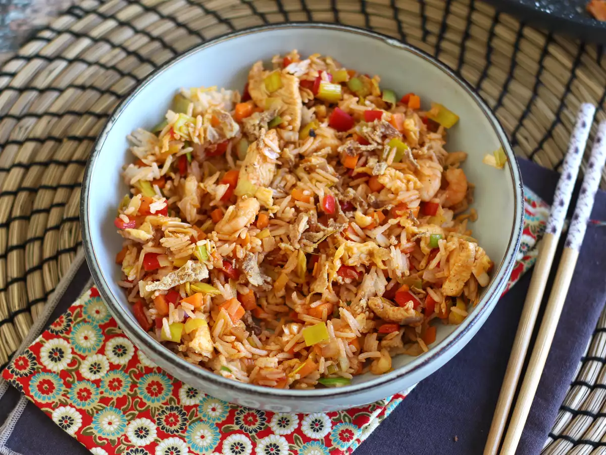 Nasi goreng, hidangan nasi khas Indonesia - foto 2