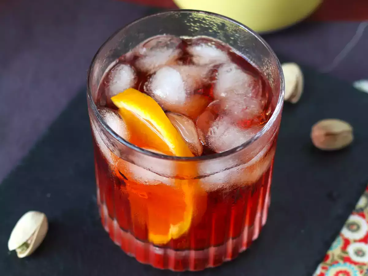 Negroni: resep dengan dosis yang tepat untuk menyiapkannya di rumah - foto 4