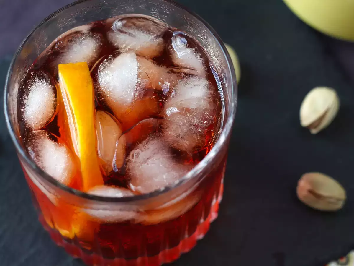 Negroni: resep dengan dosis yang tepat untuk menyiapkannya di rumah - foto 6
