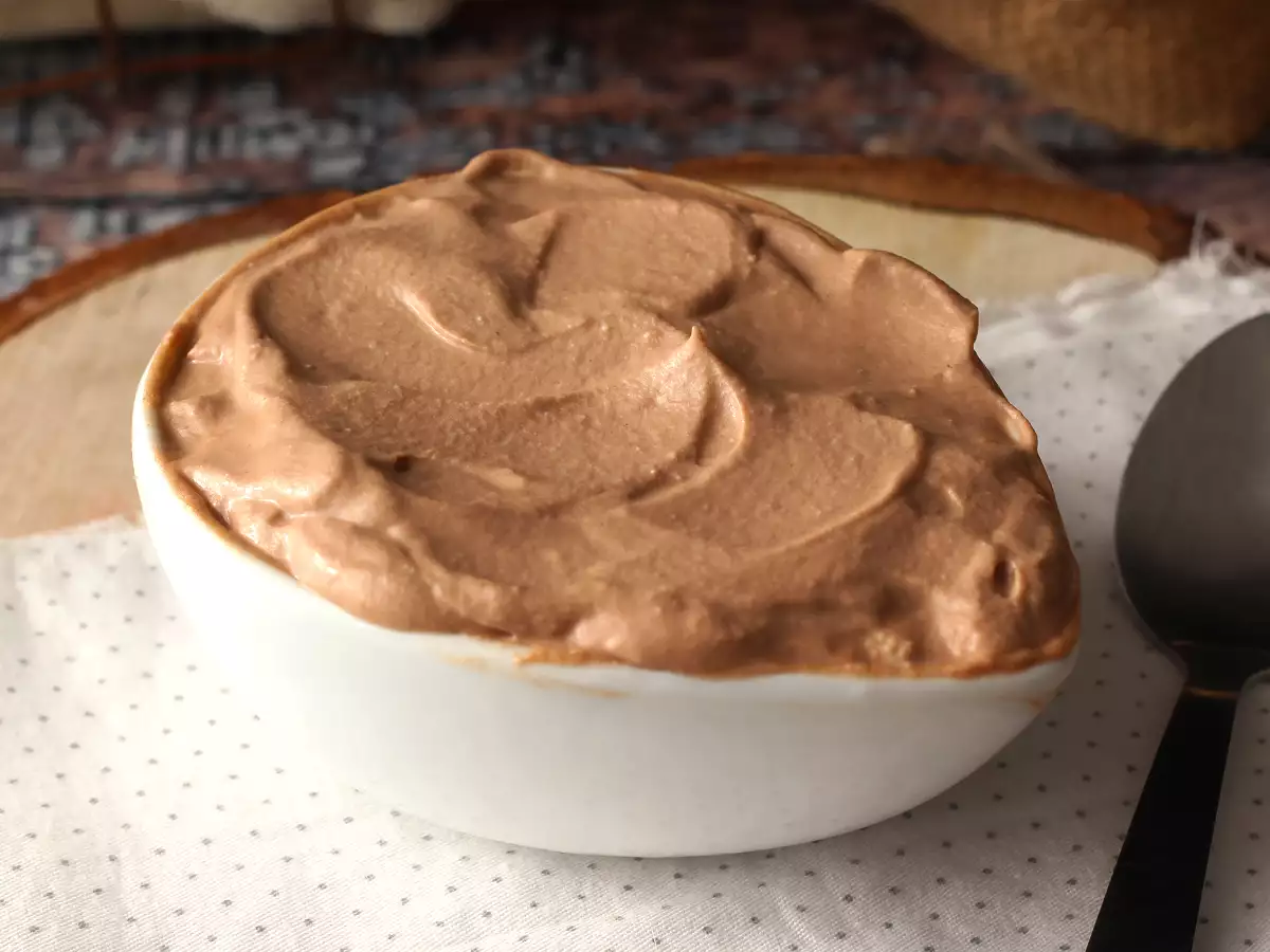 Olesan krim Nutella, sempurna untuk topping kue dan kue lapis Anda - foto 2