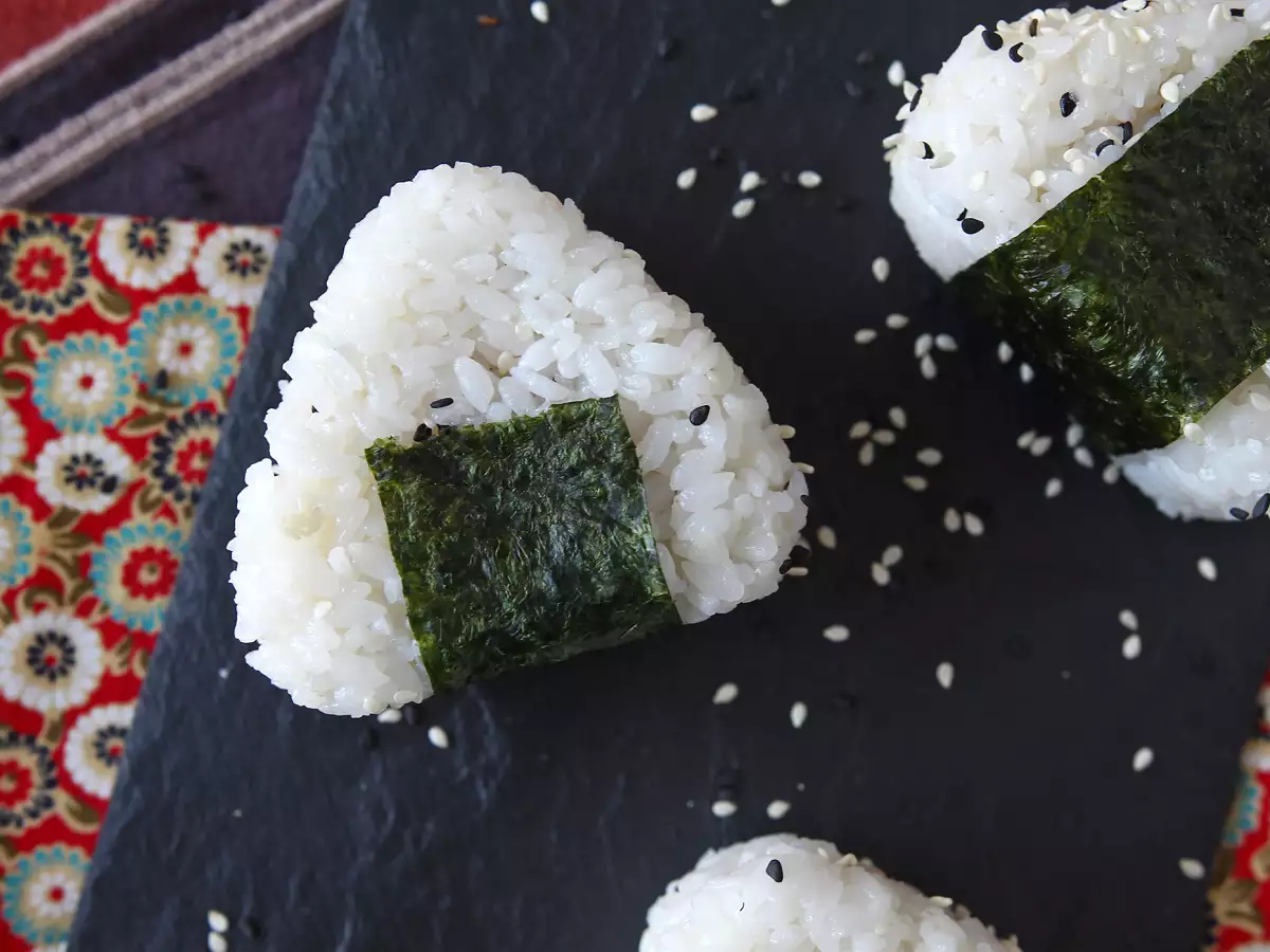 Onigiri Tuna, Sandwich Nasi Segitiga Khas Jepang - おにぎり - foto 7