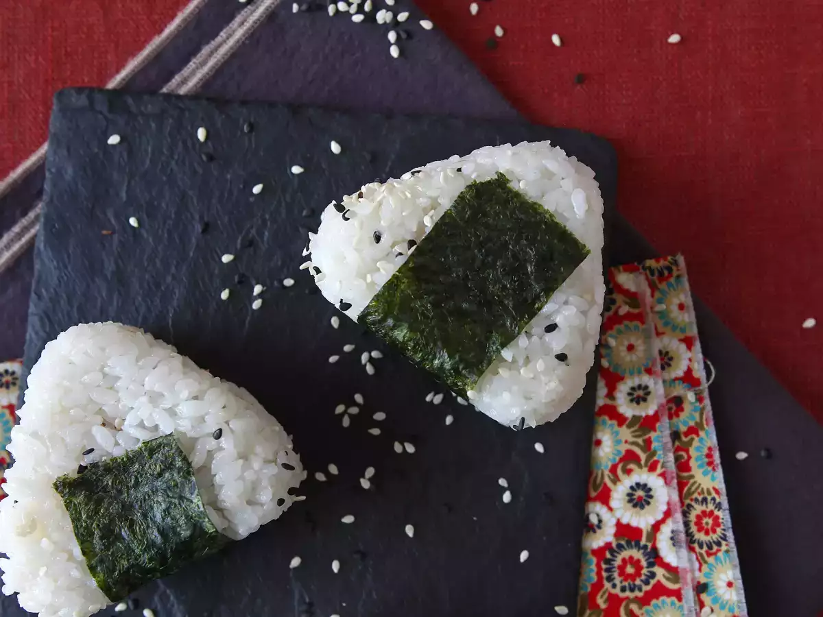 Onigiri Tuna, Sandwich Nasi Segitiga Khas Jepang - おにぎり - foto 9