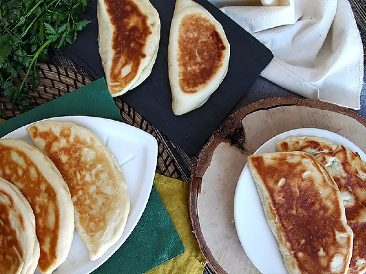 Pancake Turki yang diisi dengan feta, lemon, dan peterseli - Gözleme - foto 4